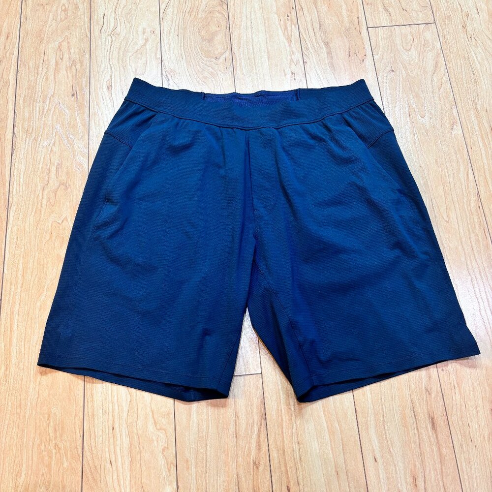 Lululemon Warp Lite Chino Shorts 9" Inseam Drawstring Navy Blue Men's Size Large
